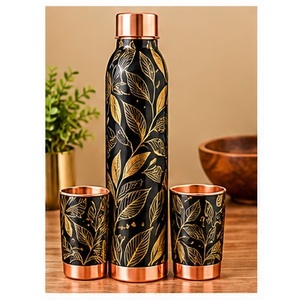 Juego de Botellas de Agua de Cobre Ayurvédicas con Diseño de Hoja de Oro, Bebedero Portátil para Viajes - Product Image 1