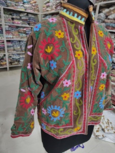 Chaqueta de Terciopelo Transpirable de Manga Larga con Cuello Redondo para Mujer, Estampado Floral a Mano, Forro de Algodón, Estilo Prairie, para Otoño e Invierno - Product Image 2