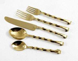 Juego de Cubiertos Chapados en Oro de 5 Piezas, Acabado Mate, Diseño Moderno, Cubiertos de Metal Duraderos para Bodas - Product Image 5