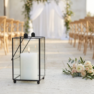 Vente en gros de porte-bougie en verre de forme carrée avec cadre en métal noir et poignée pour la décoration de mariages - Product Image 1