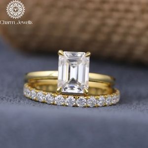 Bague de fiançailles classique en moissanite taille coussin, en argent, certifiée IGI, pour femme, sertie à griffes - Product Image 1