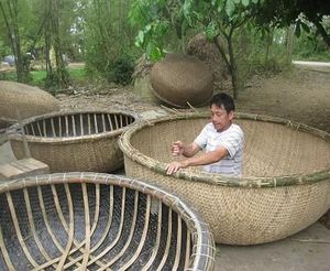 Coracle en bambou OEM en gros avec banc et pagaies inclus, Coracle en bambou du Vietnam pour aménagement hôtelier - Product Image 2