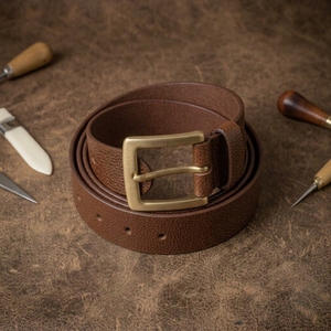 Cinturón de Cuero Genuino Premium para Hombre con Hebilla Clásica de Latón - Product Image 3