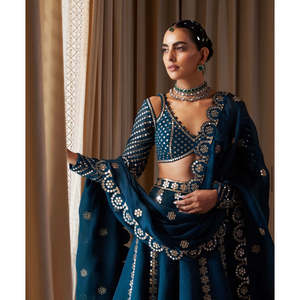 Vêtements de fête pour femmes Lehenga Choli avec séquence et ensemble de travail Zari - Product Image 4