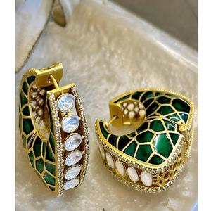 ต่างหูโมอิสซาไนต์ชุบทองคุณภาพเยี่ยม ดีไซน์บาหลี ประดับด้วยอีพ็อกซี่ เหมาะสำหรับผู้หญิงและเด็กผู้หญิง สวมใส่ในงานเลี้ยงตอนเย็น คอลเลคชั่นสำหรับงานปาร์ตี้ - Product Image 1