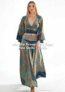 Ensemble jupe longue imprimée deux pièces pour femme, haut court à col en V avec nœud sur le devant et jupe longue fluide, tenue d'été bohème - Assortiment varié - Product Image 4