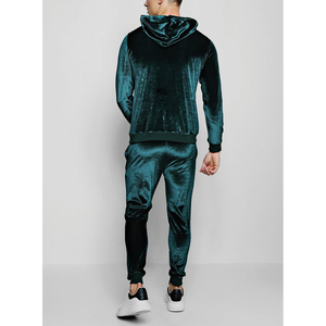 ชุดวอร์มกำมะหยี่ปักโลโก้แบบสองชิ้นสำหรับผู้หญิง ชุดออกกำลังกายผ้ากำมะหยี่เนื้อหนาปักลายตัวอักษรแบบเรียบสำหรับฤดูหนาว - Product Image 2