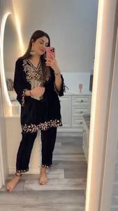 ชุดเสื้อกำมะหยี่ปักลายพร้อมกางเกงทรงปล่อยขาบาน ตกแต่งด้วยผ้าไมโครเย็บติดภายใน  ชุดสไตล์ชาติพันธุ์สำหรับผู้หญิง ไซส์ M L XL และ XXL - Product Image 5