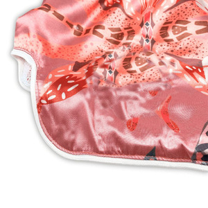 Pantalones Cortos de Muay Thai Personalizados de Alto Rendimiento, 100% Poliéster, Secado Rápido, Satén Premium, Fabricante OEM para Atletas, Equipos y Clubes de Lucha - Product Image 2