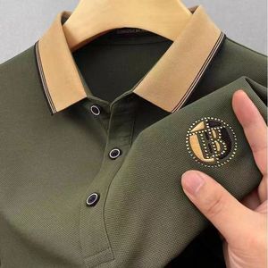 เสื้อเชิ้ตผู้ชายดีไซน์ใหม่ระดับไฮเอนด์ สไตล์ลำลอง สำหรับกอล์ฟและกีฬาอื่นๆ ผ้าแคนวาส ระบายอากาศได้ดี โลโก้ด้านหน้า คอเสื้อสีสันสดใส แขนสั้น สามารถสั่งทำได้ - Product Image 4