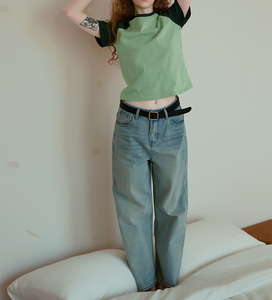 เสื้อยืดครอปแขนสั้นผู้หญิงทรงปกติพิมพ์โลโก้ตามสั่ง แขนเสื้อแบบแร็กแลน ตัดต่อสีสัน สไตล์สตรีทแฟชั่น สำหรับฤดูร้อน - Product Image 6