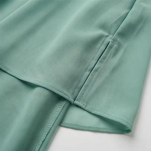 Abaya ouverte avec manches évasées et ceinture, tissu doux, idéale pour la superposition, tenues décontractées ou formelles, articles de haute qualité. - Product Image 6