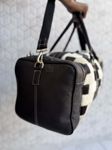 High Quality 2026 Cowhide Leather Luggage <b>Bags</b> Checks Design Handmade <b>Bag</b> Unisex Travel <b>Bag</b> Multi Uses Big Size Duffel <b>Bag</b> - Product Image 5