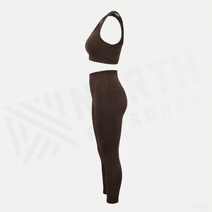 Ensemble deux pièces sportif uni pour femme North Approach, débardeur sans manches et short, noir avec bordure blanche - Product Image 3
