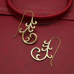 Pendientes de Latón de Primera Calidad, Hechos a Mano, Acabado Pulido, Precio de Fábrica, Venta al Por Mayor - Product Image 1