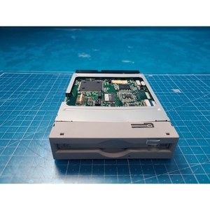 Bandeja para Disco Duro Fujitsu CA06123-B481 Usada Como Está, Piezas de Equipos Semiconductores Legados - Product Image 5