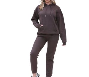 Chándal único para mujer con costuras duraderas y acabados de primera calidad. Ropa deportiva informal moderna, perfecta para viajes y uso diario. - Product Image 1