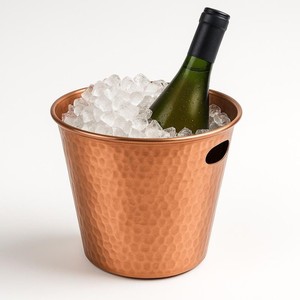 Bac à glace de luxe en cuivre pur avec finition martelée et poignées annulaires pour le refroidissement des bouteilles de champagne, de vin et de bière - Product Image 5
