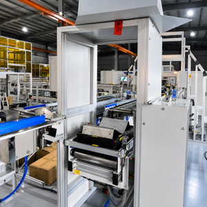 Ligne d'assemblage automatisée à convoyeur à rouleaux rotatifs, structure en acier inoxydable, vitesse réglable pour la fabrication - Product Image 1