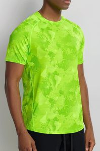Camiseta de entrenamiento ligera para hombre, de poliéster, con estampado por sublimación, para correr, gimnasio, atletismo, ropa deportiva sostenible. - Product Image 3
