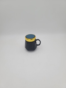 Ensemble de tasses en céramique King Queen avec couvercle doré, tasses pour couple, cadeau de mariage, design moderne et luxueux - Product Image 4