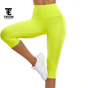 Leggings Deportivos 3/4 para Mujer, Estampado de Leopardo Verde, Efecto Push-Up, Capri, Logotipo Personalizado, Marca Privada, Estilo Deportivo, Venta al Por Mayor - Product Image 1