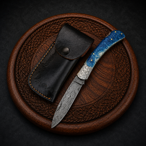 Navaja de bolsillo plegable de acero de Damasco hecha a mano con mango de resina, cuchillo utilitario EDC para caza y camping, funda de cuero - Product Image 1