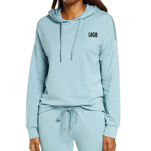Sweat à capuche avec cordon de serrage, design simple, inspiré du sport, avec logo, coupe confortable et décontractée pour femmes, prix abordable - Product Image 1