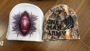 หมวกบีนนี่สตรีทแวร์แบบสั่งทำพิเศษ พิมพ์ลายกราฟิกทั้งใบ ด้วยเทคนิค Sublimation ไม่มีขอบหมวก  โลโก้สั่งทำได้  ผ้าโพลีเอสเตอร์ 100%  สำหรับทุกเพศ - Product Image 2