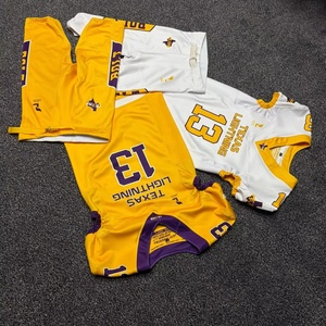 Ensemble de maillot et pantalon de football américain personnalisé de qualité supérieure, imprimé par sublimation, pour jeunes et adultes - Product Image 4