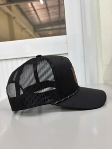 Casquettes de camionneur de haute qualité avec logo personnalisé en relief sur patch en cuir, casquettes de camionneur personnalisées en gros, gorras ajustables pour l'extérieur - Product Image 4