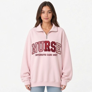 Sudadera Rosa de Moda para Mujer con Cierre de Cremallera, Hombros Caídos y Estampado Personalizado con Nombre/Letra - Product Image 3