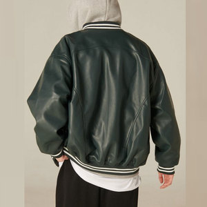 Vestes de sport personnalisées de luxe noires pour hommes, manches en cuir véritable, style Letterman, prix avantageux, en vente. - Product Image 4