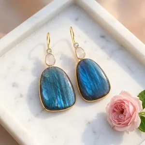 Pendientes Colgantes de Labradorita Natural con Diseño Moderno y Piedras de Luna, con Pequeños Circones Cúbicos, Chapados en Oro de 18k, Joyería Elegante Hecha a Mano - Product Image 4