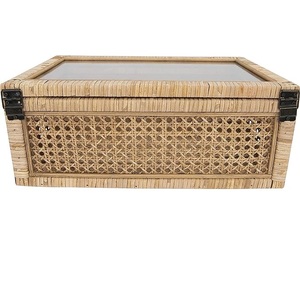 Caja de Almacenamiento de Ratán Tejido Natural de Alta Calidad con Tapa Segura para Sala de Estar, Dormitorio, Oficina y Decoración del Hogar en Venta - Product Image 1