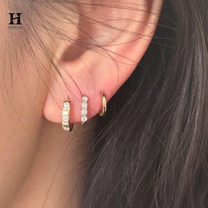 Pendientes de Aro Pequeños de Lujo con Incrustaciones de Diamantes en Oro de 18K y Acero Inoxidable para Mujer - Product Image 4