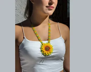 Collier tournesol élégant et charmant, bijoux perlés faits à la main, cadeau pour avocat pour anniversaire, anniversaire de mariage, ou tenue de soirée - Product Image 2