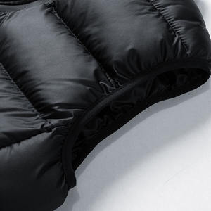 Chaleco Acolchado para Hombre con Cuello Alto de Lona, Diseño Nuevo, Relleno de Poliéster, Mangas Regulares, Servicio OEM al por Mayor - Product Image 5