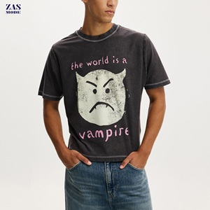 เสื้อยืดแขนสั้นทรงปกติผ้าฝ้ายถักพิมพ์ลายดิจิทัลฟอกสีแบบแอซิดวอชสำหรับผู้ชาย สไตล์วินเทจ สตรีทแวร์ ขายส่ง น้ำหนัก 220 กรัม - Product Image 1