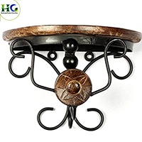 Vintage houten wandplank met decoratief metalen sierwerk voor thuisdecoratie |   Rustieke zwevende opbergplank voor woondecoratie