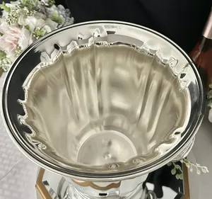 Seau à champagne artisanal de la collection mariage haut de gamme pour la décoration de réception - Zahid Exports - Seau à glace moderne de luxe pour la restauration - Product Image 4