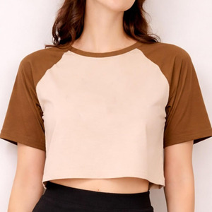 Camiseta Corta para Mujer con Corte Holgado, Estilo Urbano Moderno, Fabricante de Ropa con Logotipo Personalizado, Camiseta Corta Premium para Mujer - Product Image 5