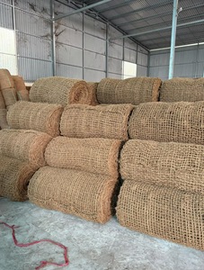 Filet en fibre de coco naturelle en gros pour le contrôle de l'érosion des sols, l'aménagement paysager, le jardinage et la protection des pentes – Taille OEM - Product Image 5