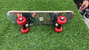 Skateboard en bois léger sur mesure en gros, taille standard, emballé en COULEURS ASSORTIES pour une utilisation en extérieur - Product Image 5