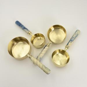 Mejores Precios para Uso Diario: Juego de 4 Tazas Medidoras de Acero Inoxidable con Asas de Resina, Accesorios de Cocina, Herramientas para Hornear - Product Image 4