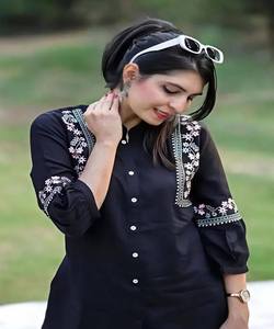 Kurti Moderno de Algodón con Bordado de Fantasía, Solo Parte Superior, Uso Diario, Secado Rápido, Precio al por Mayor, Prenda Étnica - Product Image 2