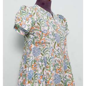 Exportateurs de robes maxi en coton 100% imprimées à la main avec des motifs floraux, robe bohème d'été pour femmes - Product Image 4