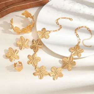 Gold Plated Floral Jewelry Set <b>Statement</b> <b>Necklace</b> Bracelet Ring Earrings Women's Party Romantic Style Link Chain - Product Image 2