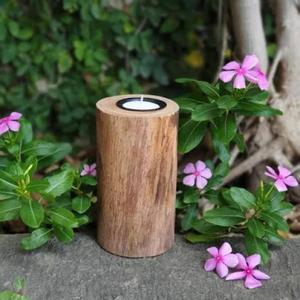 Porte-bougie en bois artisanal de qualité supérieure avec finition naturelle et structure robuste pour usage religieux et festif - Product Image 4