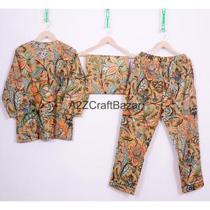 Ensemble de pyjama pour femmes en coton doux 100% à col rond et à motifs floraux, avec taille élastique, respirant et à séchage rapide - Product Image 6